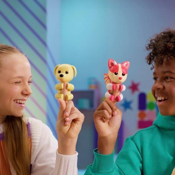 Fingerlings Adopt Me DOG Interactive Pet 40+ Sounds Reactions - Picture 3 of 4